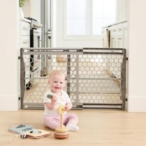 Regalo Easy Fit - Puerta de plástico ajustable extra ancha para bebé, 1 unidad (paquete de 1)