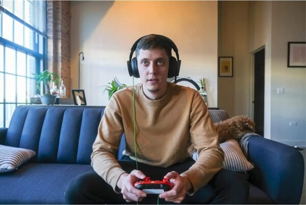 Auriculares estéreo Xbox: Xbox Series X|S, Xbox One y dispositivos Windows de alta fidelidad, sonido espacial y chat nítido en audio analógico, diseño flexible y ligero con una diadema ajustable - Imagen 4