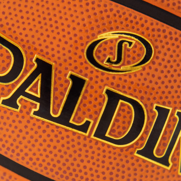 Spalding Street Performance All Surface, balón de baloncesto exterior, tamaños 74.9 cm, 72.4 cm y 69.9 cm, material duradero, agarre superior. - Imagen 3