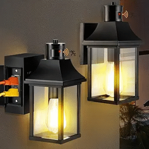 Juego de 4 luces exteriores para porche: con salida GFCI integrada, sensor de movimiento y función atardecer-amanecer, 3 modos de iluminación; seguras y prácticas para entrada o patio.