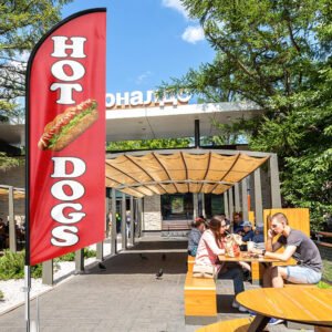 Bandera de Swooper de Hot Dogs, banderas de plumas y poste de perros calientes, kit de poste de bandera de Swooper con estaca de tierra, letrero de pluma publicitaria para perros calientes de negocios