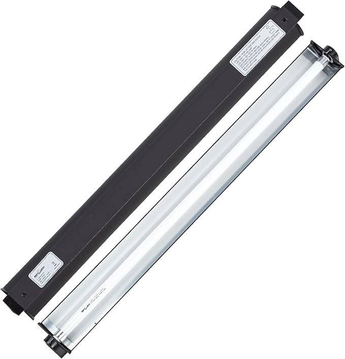 Lámpara UVB REPTI ZOO T5 HO de 24W, ideal para terrarios de reptiles tropicales. Incluye bombillo UVB 5.0 T5, reflector curvo desmontable y cable removible con interruptor.