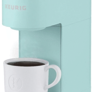 Keurig K-Mini Cafetera Monodosis Compacta: Prepara café en tazas individuales, rápida, eficiente y perfecta para espacios pequeños.